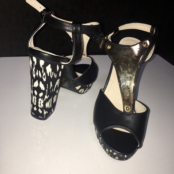 Gold Plated Torrid Heels Size 8! - Picture 2 of 4